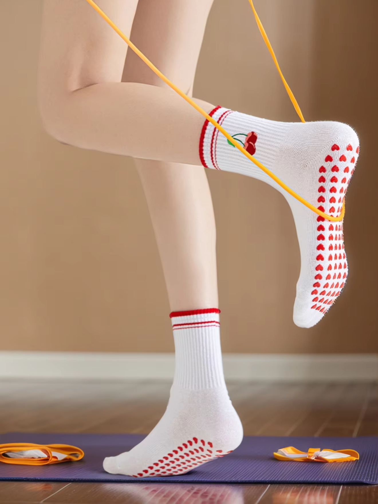 1組のクロスボーダープロフェッショナルヨガソックス、コットン - Pilates Is Yoga のレビューと価格